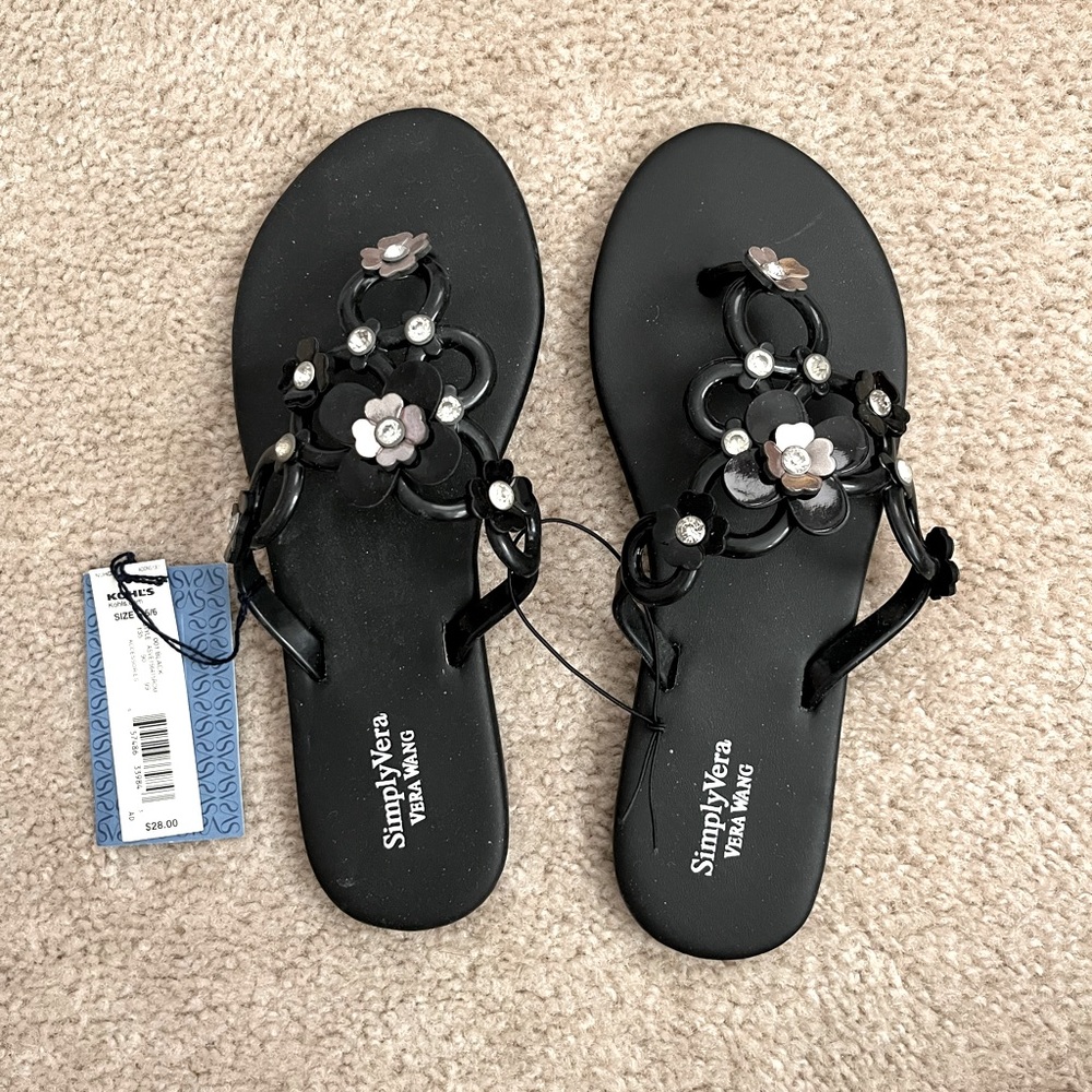 NWT Simply Vera Wang Black Floral Embellished Flip Flop Sandals Size 5-6 M